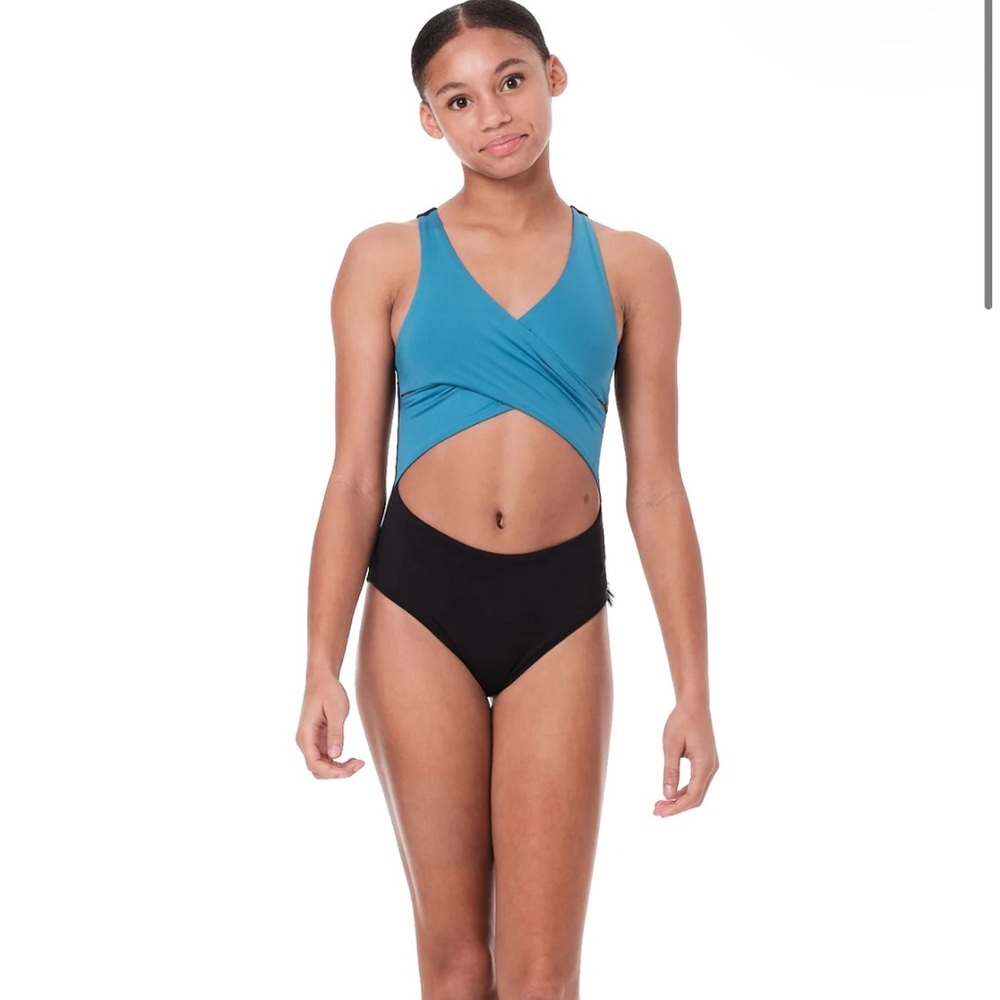 Submarine Criss Cross Front One Piece with Open Stomach Size 12 Color Black